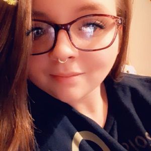 Meet your Posher, Caitlyn